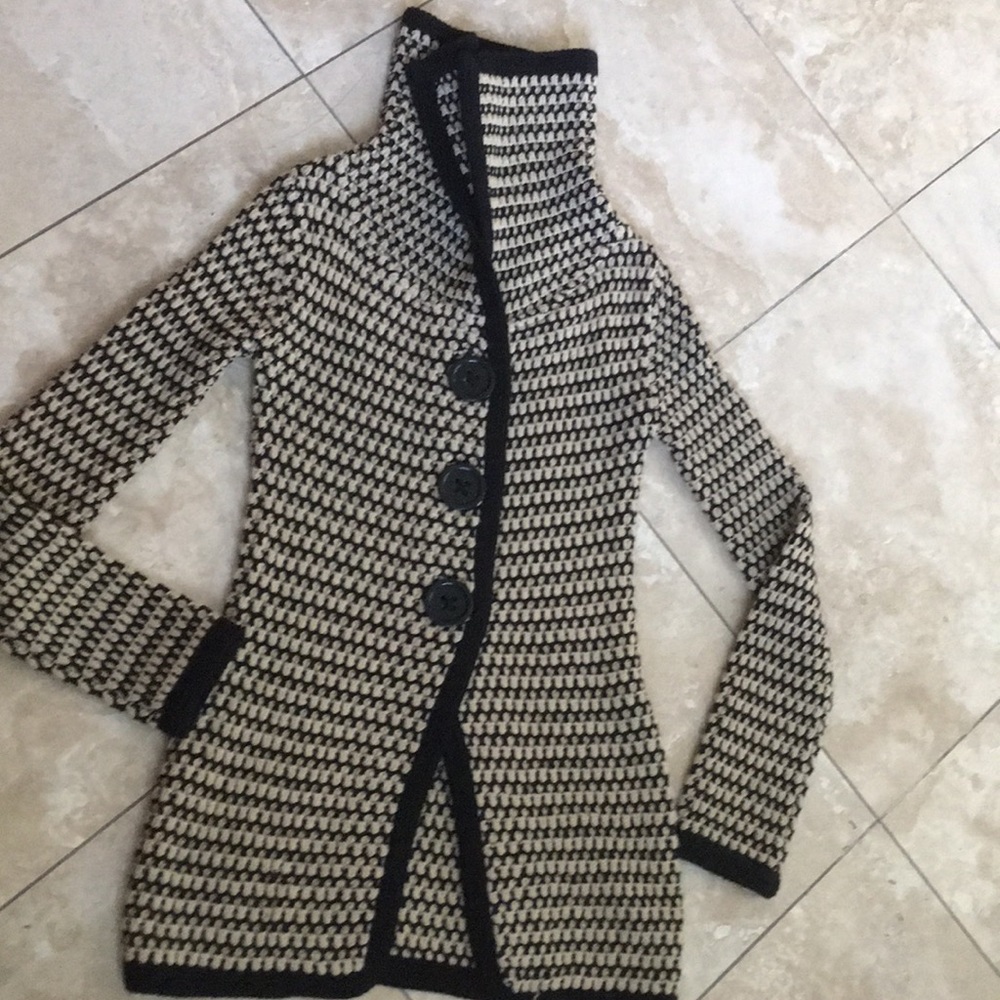 Free People UNIQUE! Chunky cardigan sweater. Great Condition. - Picture 7 of 8